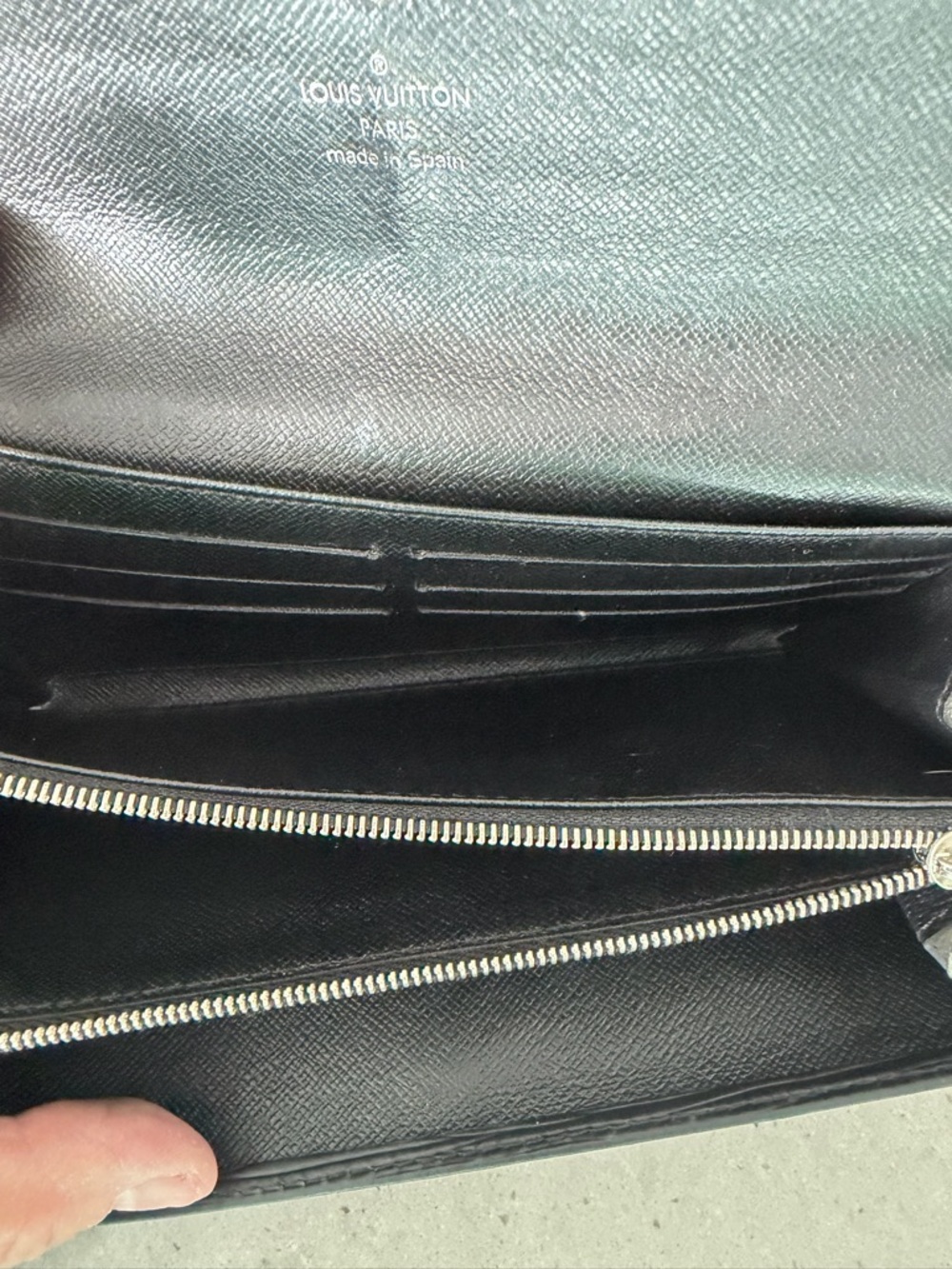 Authentic vintage Louis Vuitton Black Epi Leather Long Wallet - Picture 8 of 11